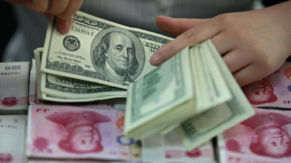 Nhân dân tệ giảm mạnh, Trung Quốc phải hạ dự trữ ngoại hối ở các ngân hàng