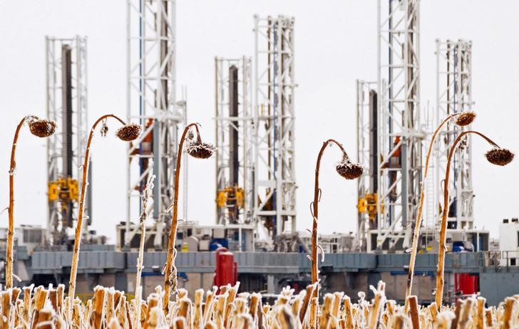Giá dầu tăng khi tăng trưởng kinh tế tiếp tục gây lo lắng