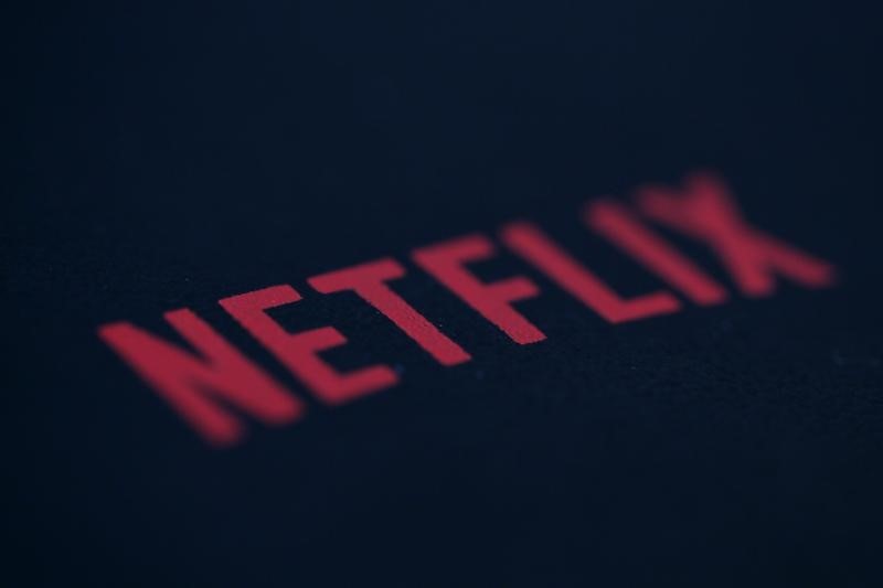 Netflix sa thải hàng trăm nhân viên sau báo cáo KQKD đi xuống