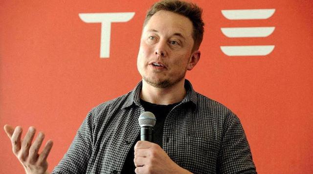 Bị chỉ trích phân tâm vì Twitter khiến cổ phiếu Tesla lao dốc, Elon Musk nói gì?