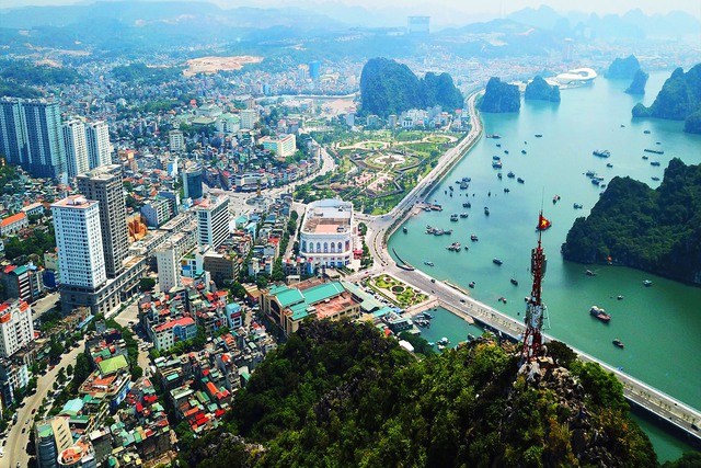 Quảng Ninh: Bất động sản tại phố nhà giàu có giá lên tới hàng trăm tỷ đồng