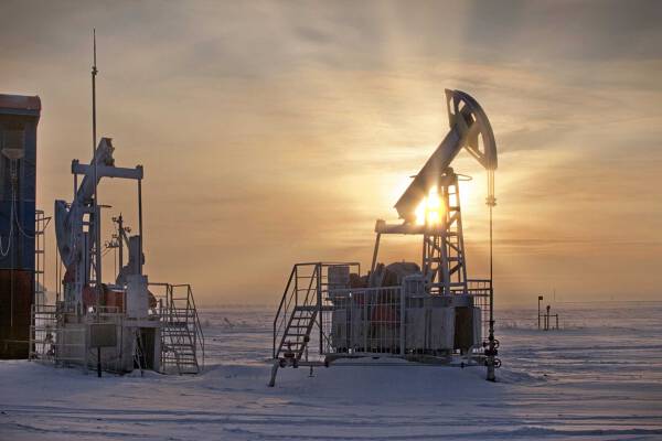 Đường đi nước bước của OPEC 'rối như tơ vò' khi phương Tây cấm vận dầu mỏ Nga