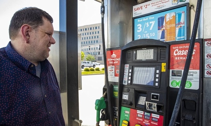 Mỹ tranh cãi về đề xuất ngừng thu thuế xăng dầu