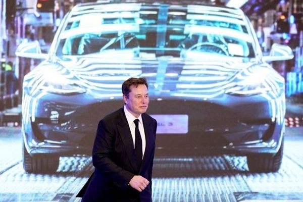 Elon Musk: Các nhà máy của Tesla như 'lò đốt tiền khổng lồ'