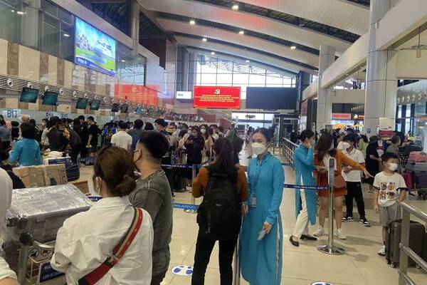 Cục HKVN: Không để xảy ra tình trạng tăng giá vé máy bay trái quy định