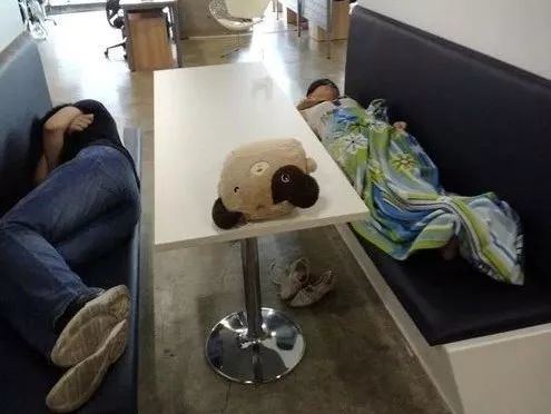 Văn hóa nghỉ trưa của công ty công nghệ: Huawei ngủ nệm, Alibaba ngủ lều, Baidu xây luôn thiên đường cho nhân viên