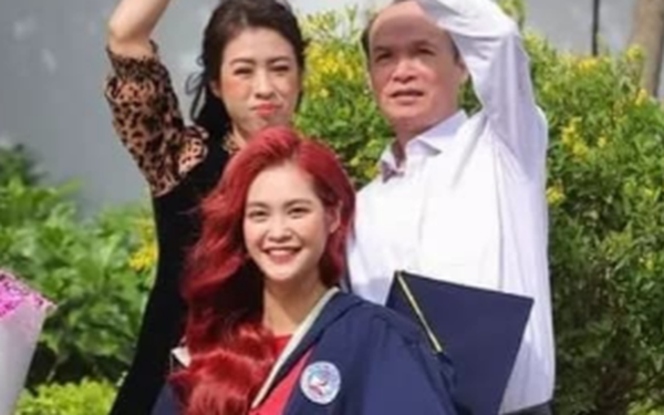 Sự thật về thông tin Hoa hậu Nông Thúy Hằng tốt nghiệp đại học chỉ trong vòng 1 tháng