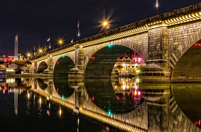 Thương vụ ngót 10 triệu USD đem Cây cầu London hết hạn sử dụng từ Anh về Mỹ