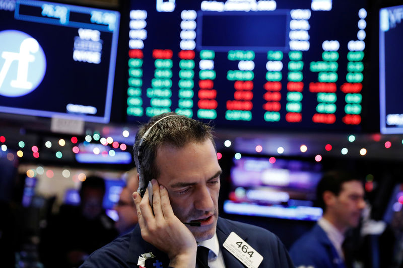 Dow đóng cửa giảm khi thị trường bị dẫn dắt bởi đà giảm của Apple