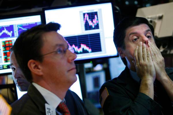 Dow Jones rớt 458 điểm và quay lại thị trường gấu, S&P 500 về gần mức trước đại dịch