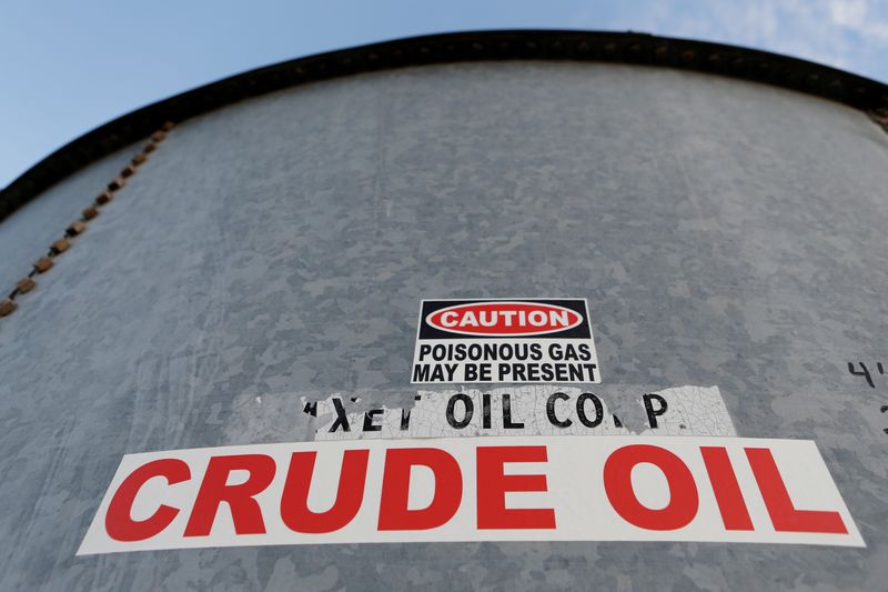 Giá dầu hướng tới kết thúc tháng giảm thứ 4 liên tiếp, chờ đợi cuộc họp của OPEC