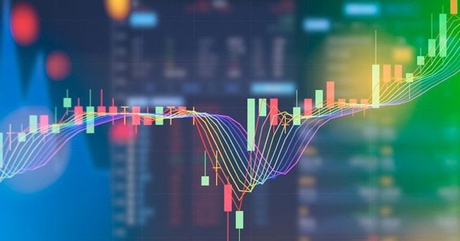 Trái ngược với giao dịch heo hút trên thị trường cơ sở, thanh khoản phái sinh lại suýt phá kỷ lục