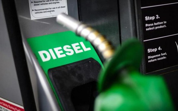 Thế giới 'méo mặt' vì dầu diesel