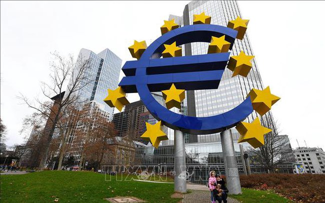 ECB lần thứ ba tăng lãi suất lên mức cao kỷ lục để chống lạm phát