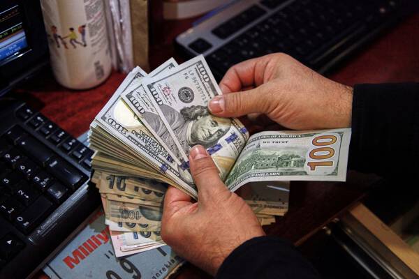 Phố Wall nói đồng USD khó hạ nhiệt trong nay mai