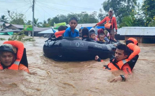 Philippines: Bão Nalgae chưa tới đã khiến 42 người chết, hàng chục người mất tích