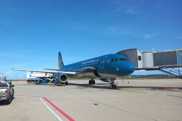 Vietnam Airlines giảm lỗ gần 1.000 tỷ so với cùng kỳ, doanh thu cao gấp 4,5 lần