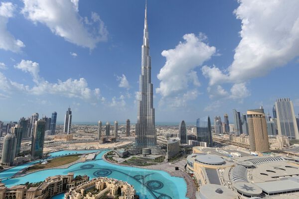 Vì sao tòa nhà cao nhất thế giới ở Dubai không có cống ngầm, phải dùng xe bồn chở chất thải?