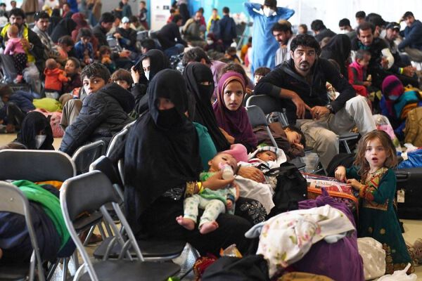 Làn sóng tị nạn dồn dập đang làm khó châu Âu