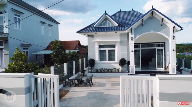 Mới xây nhà 1 tỷ đồng, anh chăn bò Sô Y Tiết làm thêm nhà sàn nhỏ xinh với mục đích giản dị