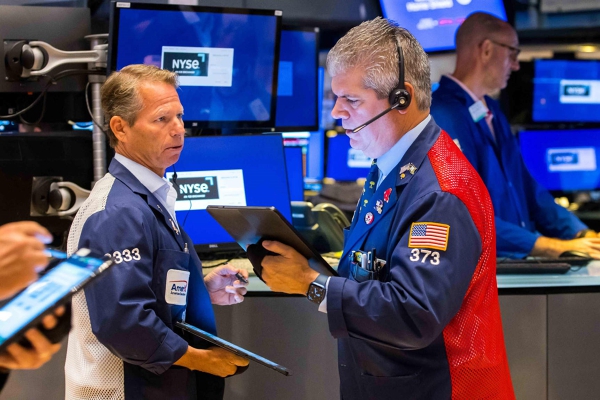 Chứng khoán Mỹ bớt hưng phấn về cuối phiên, Dow Jones từ tăng 700 điểm còn tăng 100 điểm