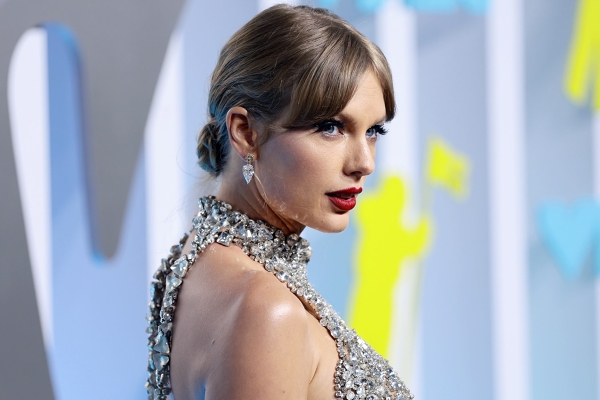 Taylor Swift mang về cho Universal Music 230 triệu USD trong năm 2022