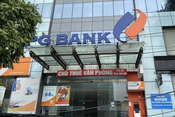 Cổ phiếu ngân hàng biến động mạnh trong phiên ETF cơ cấu, PGB tăng kịch trần