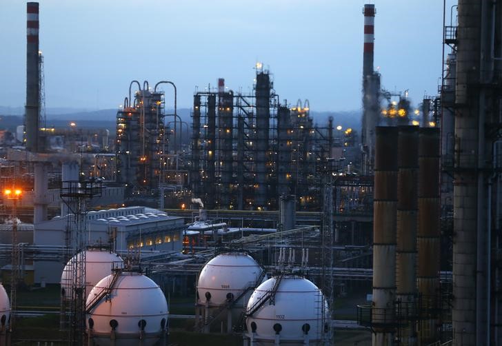 Giá dầu tăng khi IEA nhấn mạnh sự hồi phục nhu cầu dầu của Trung Quốc