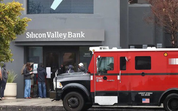 'Đây là lời cảnh tỉnh cho Fed': Các chuyên gia hàng đầu Phố Wall gióng hồi chuông trước vụ SVB phá sản