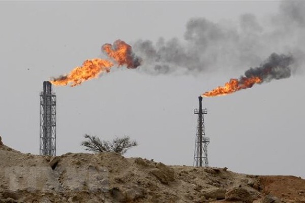 OPEC+ sẽ theo đuổi thỏa thuận cắt giảm sản lượng cho đến cuối năm nay