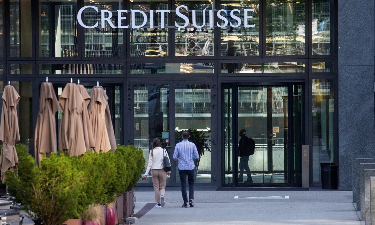 Rắc rối tài chính bủa vây Credit Suisse