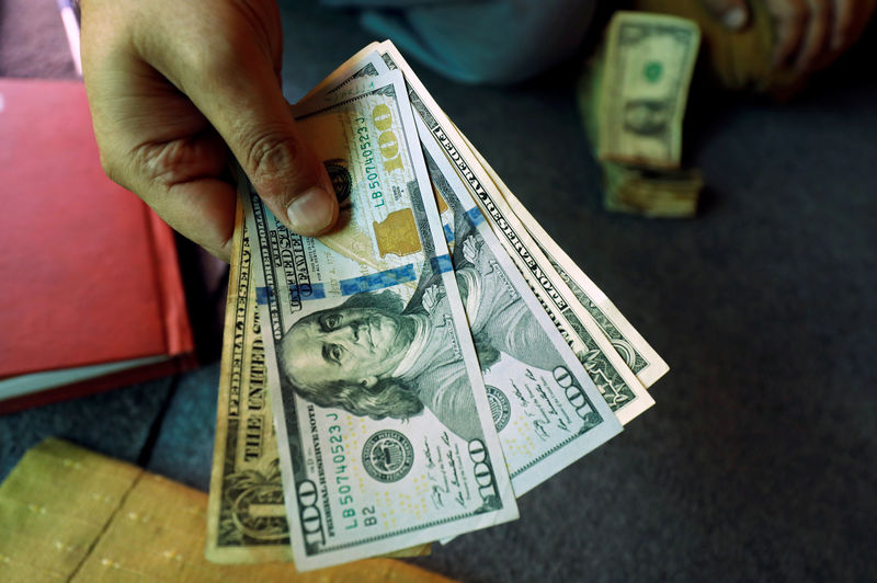 Đồng USD tăng trước cuộc họp của Fed