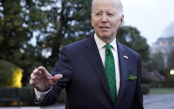 Tổng thống Joe Biden lần đầu tiên dùng quyền phủ quyết