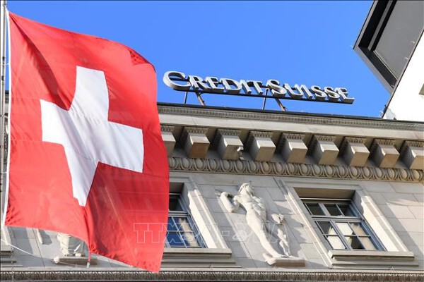 FINMA phê duyệt thương vụ UBS tiếp quản Credit Suisse