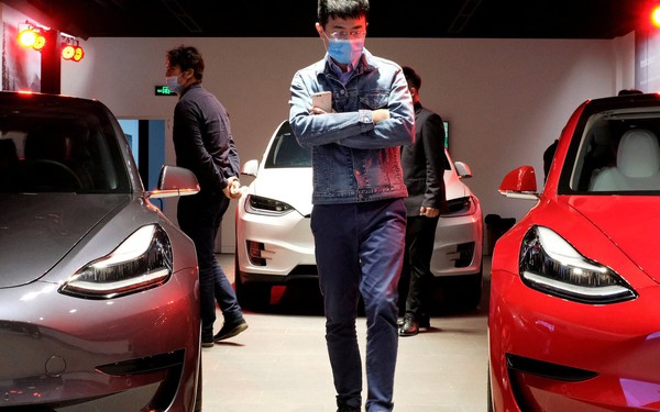 Tesla đang 'hủy diệt' những hãng xe điện non trẻ bằng chiến lược dìm giá