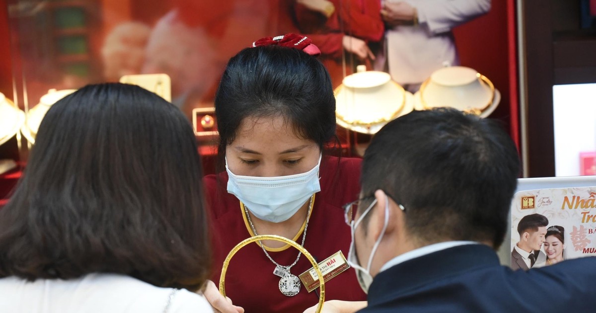 Giá vàng hôm nay ngày 27/3: Ngược chiều thế giới, vàng SJC bật tăng nhẹ