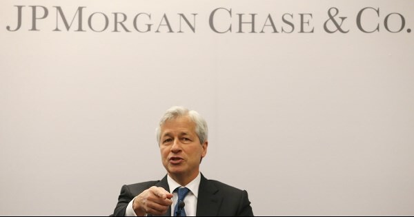 Chủ tịch JPMorgan cảnh báo: Lãi suất cao sẽ phơi bày hàng loạt vấn đề của kinh tế Mỹ