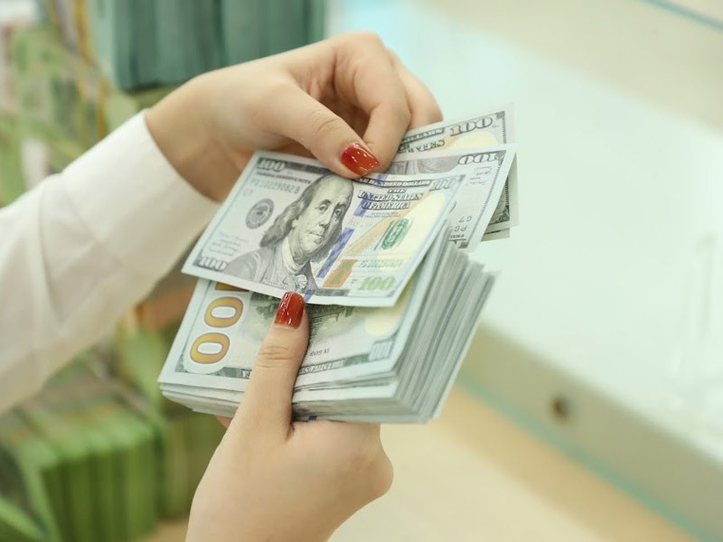 Ngân hàng bị rút tiền hàng loạt có thể được vay “đặc biệt” với lãi suất 0%