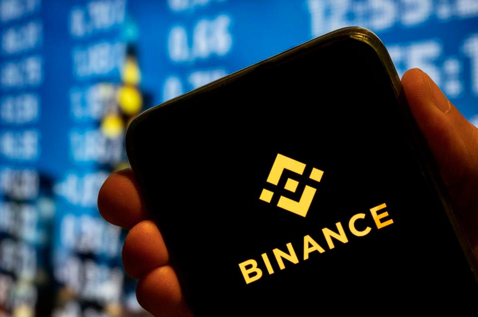 Cựu quan chức SEC Hoa Kỳ cảnh báo: “Rời khỏi Binance ngay bây giờ”