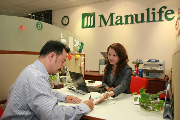 Niềm tin trên thị trường bảo hiểm ở mức thấp nhất 30 năm, Manulife không còn trong Top 10 công ty bảo hiểm uy tín