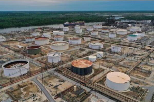 Giá xăng dầu hôm nay 4/7: Dầu thô Brent tiếp đà giảm