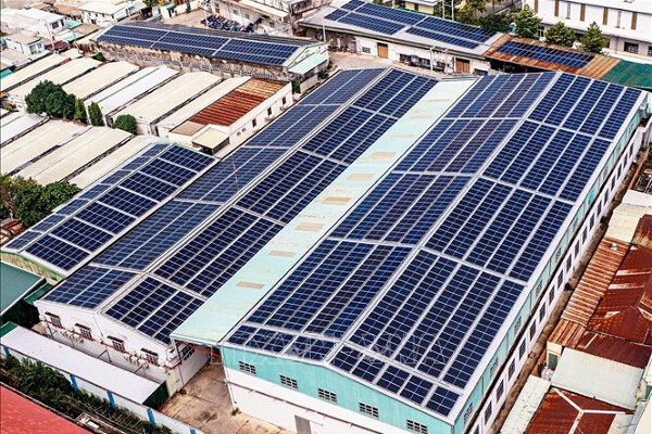 Đề xuất miễn hoặc giảm các loại thuế, phí cụ thể cho nhà đầu tư phát triển điện mặt trời mái nhà