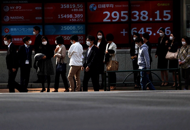 Chứng khoán châu Á đỏ lửa, Hang Seng giảm 3% sau biên bản họp của Fed