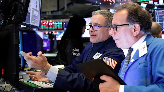 Dow Jones tăng 12 phiên liên tiếp