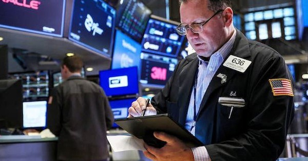 Lo ngại khả năng Fed tăng lãi suất, chứng khoán Mỹ tiếp tục trượt dốc, nhóm cổ phiếu công nghệ giảm mạnh
