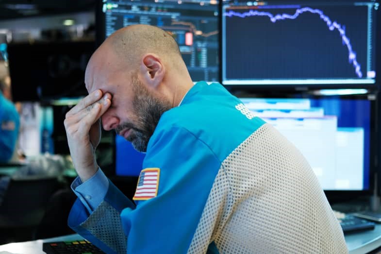 Nasdaq Composite mất hơn 1,5% khi Fed cảnh báo vẫn còn một đợt tăng lãi suất