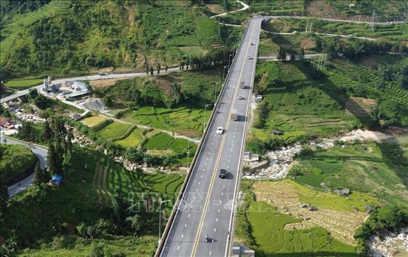 Thông xe toàn tuyến đường nối cao tốc Nội Bài – Lào Cai đi Sa Pa
