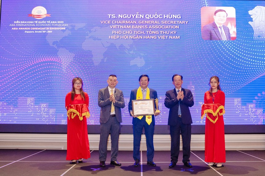 Hiệp hội Ngân hàng Việt Nam và Tổng Thư ký Hiệp hội được vinh danh tại Lễ trao giải Asia Award