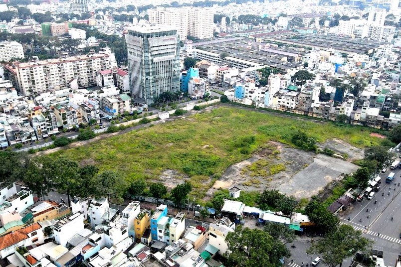 Đơn vị sở hữu loạt đất vàng TP HCM chịu lãi phạt 15,75%/năm do chậm thanh toán nợ trái phiếu