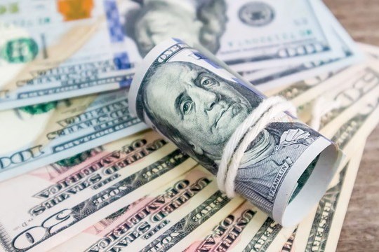 Đồng USD gia nhập vào câu lạc bộ 'tiền tệ hàng hóa'